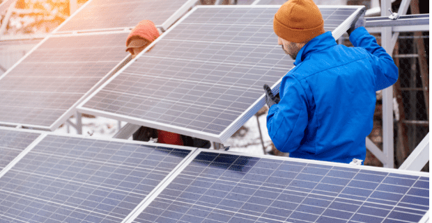Energiewende bringt neue Jobs vor allem für Photovoltaikanlagen Monteure